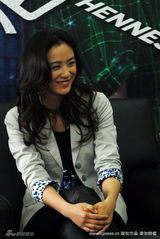 幻灯图集：汤唯称爱情要看缘分 张学友会照顾人 