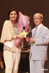 组图：杨千嬅承认丁子高验身 努力造人不理传闻