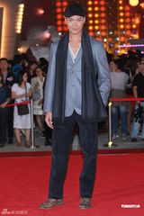 组图：高海宁无线巡礼性感出位 胡杏儿露事业线