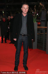 幻灯图集：《杀手在我心》首映 女演员玉腿抢镜