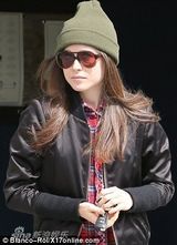 组图：两出柜青春女星约饭比帅气 艾伦佩吉干练