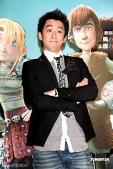 幻灯图：郭采洁为动画献声 陈汉典为结巴配音吃苦