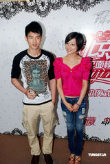 幻灯图：新浪女性携手昕薇推出模特赛 罗中旭现身秀胸肌 