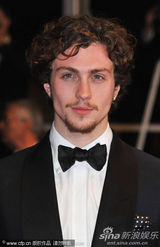 幻灯图集：《聊天室》首映礼 伊莫珍-波茨红裙惹眼