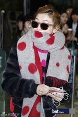 组图：f(x)少女时代Beast等亮相机场展休闲时尚风采