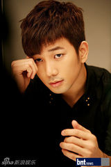 组图：WonderGirl携MBLAQ为韩流文化综合杂志拍写真