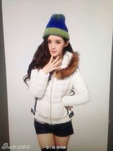 组图：女子酷似杨幂  网友直呼傻傻分不清