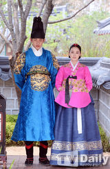 组图：吴奇隆刘诗诗领衔荧屏情侣大比拼