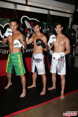 组图：肌肉男顾又铭自曝50万被包陪游