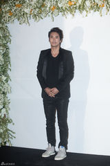 高清组图：韩载锡朴率美大婚 张东健夫妇道贺