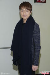 组图：众星助阵TVB慈善 巫启贤为马航乘客祈祷