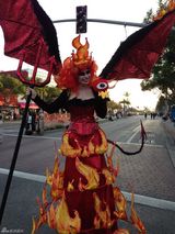 组图：美国人民欢度万圣节 僵尸裸男纷纷上阵