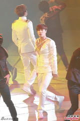 组图：东方神起开唱 劲歌热舞粉丝high不停