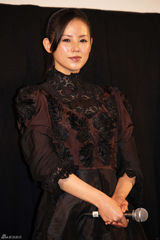 组图：中村狮童泪崩 小西真奈美自豪男人最想娶