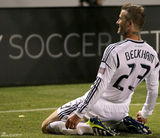 高清组图：贝克汉姆赢球脱上衣秀身材 儿子观战