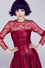 组图：雪姨王琳时尚大片曝光 尽显摩登妩媚