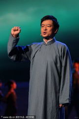 组图：众艺术家携手《我们的旗帜》 献礼建党90周年