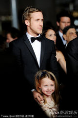 幻灯图集：《蓝色情人节》首映 希斯-莱杰遗孀现身