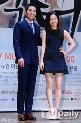 组图：朱元文彩媛新剧《Good Doctor》发布