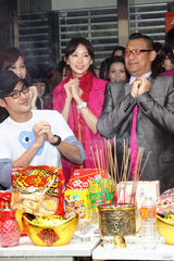 幻灯图：林志玲助阵模特公司开工 泳装环节趣味十足