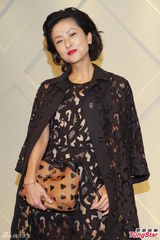 组图：郑秀文被问结婚称无可奉告 自认易相处