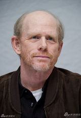 组图：休杰克曼领衔拍写真 奥利维亚露迷人笑容