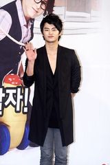 高清组图：韩星明世彬柳秀荣等宣传新剧《儿子们》