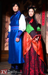 组图：韩星池珍熙宋昌义等出席《大风水》现场公开