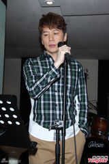 组图：洪敬尧演唱会彩排 卢广仲送木耳汁力挺