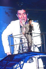 组图：王力宏深圳开唱劲歌热舞秀才艺