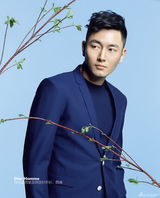 组图：李东学写真突破形象 卷发造型变个性型男