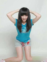 组图：最美辅导员文如冰走红 宅男同学沸腾了