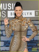 组图：MTV红毯女星水果姐秀牙套ladygaga扮人鱼