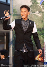 组图：威尔-史密斯携14岁幼子做宣传大秀父子情