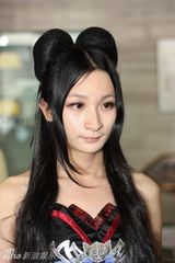 组图：武汉高校男生组建“伪娘团”商演不断