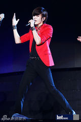 组图：韩团f(x)EXO-M等亮相上海K-POP音乐演唱会