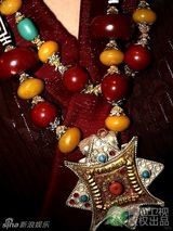 高清图：花儿西宁唱区秀民族盛装 用心良苦细节取胜