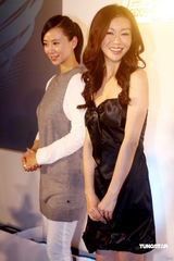 高清组图：翁虹无意竞艳显母性 巩新亮同台清凉装