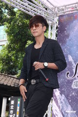 组图：罗志祥举行签唱会 发豪语称破纪录就全裸