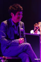 组图：曹格携乐团爵士开唱向听众致谢