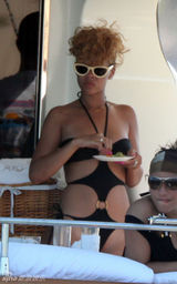 幻灯图集：蕾哈娜和新男友南加州惬意度假