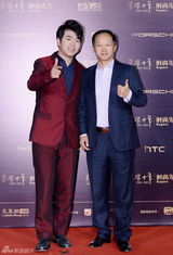 组图：陈坤时尚盛典压轴获大奖受肯定