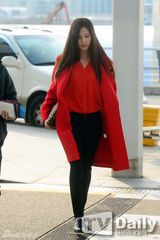 组图：少时成员亮相机场 徐贤火红孝渊粉嫩