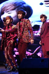 组图：韩国boyfriend亮相广州见面会帅气可爱