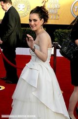 高清组图：美国演员工会奖红毯 妮可娜塔丽争艳