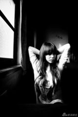 组图：本兮参加万圣节派对 俏皮写真显古灵精怪