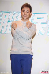 组图：林佑威沦陷《来自星星》赞全智贤超完美