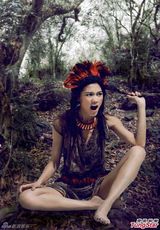 组图：周秀娜写真分饰两角 美猴王上身大打山贼