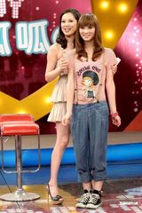 幻灯图：刘著少女装抵京大牌十足 自曝有男生示爱