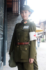 组图：韩丹彤《战地花开》杀青 唯美剧照曝光